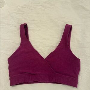 Beyond Yoga crossover sports bra magenta heather
